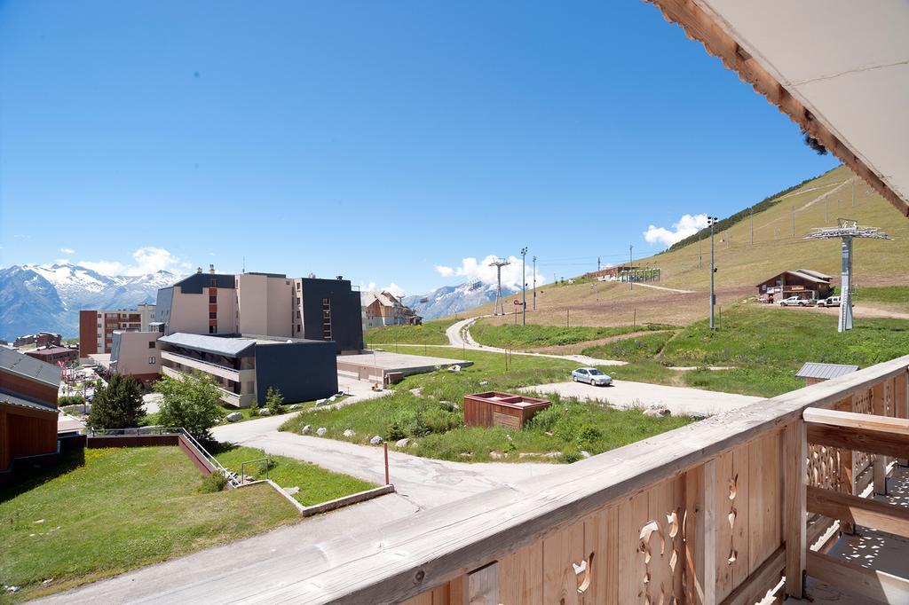 Madame Vacances Hotel Le Christina Alpe d'Huez Exteriör bild