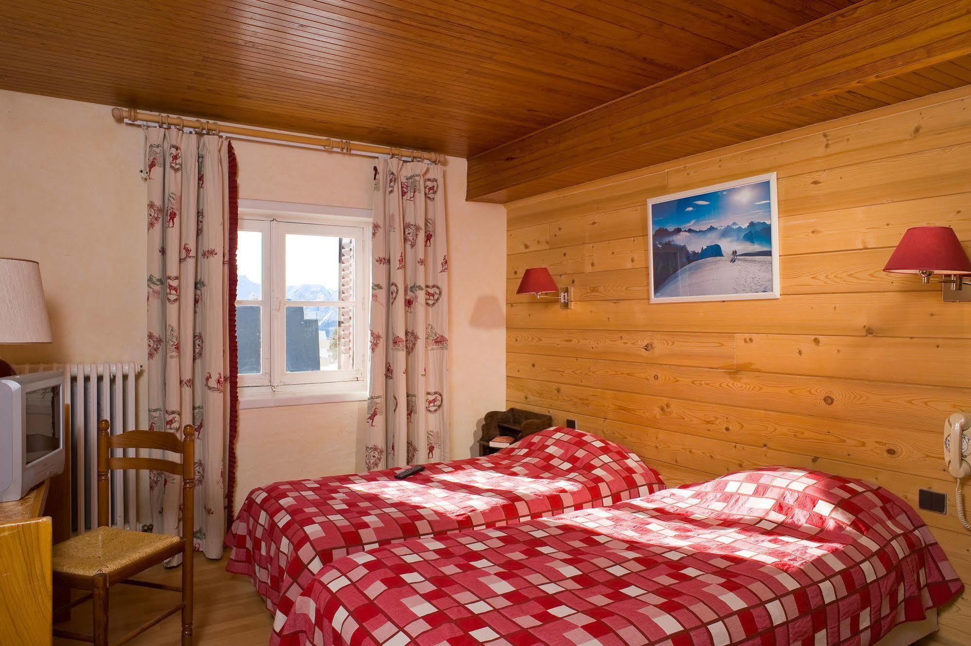 Madame Vacances Hotel Le Christina Alpe d'Huez Exteriör bild