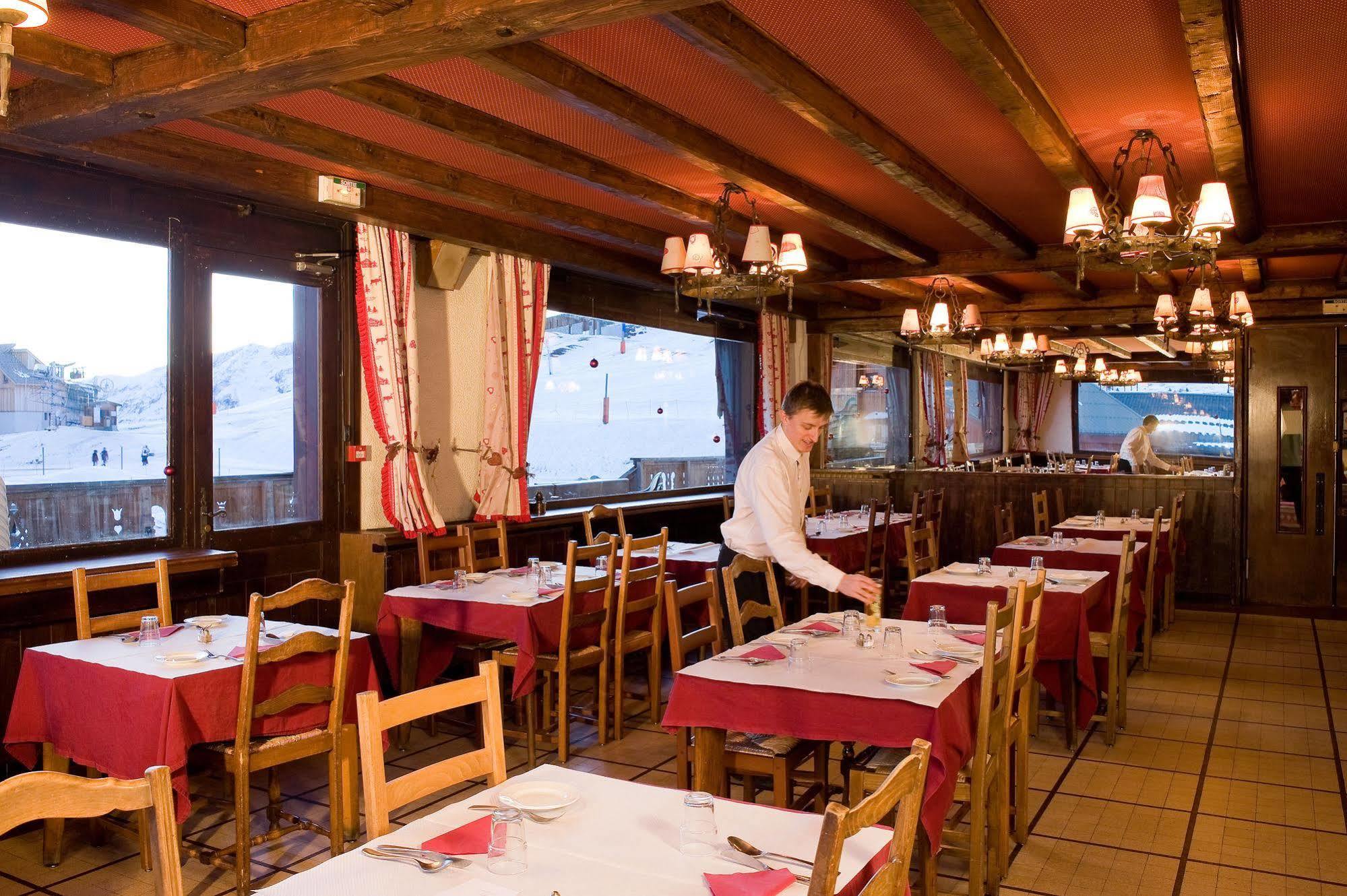 Madame Vacances Hotel Le Christina Alpe d'Huez Exteriör bild