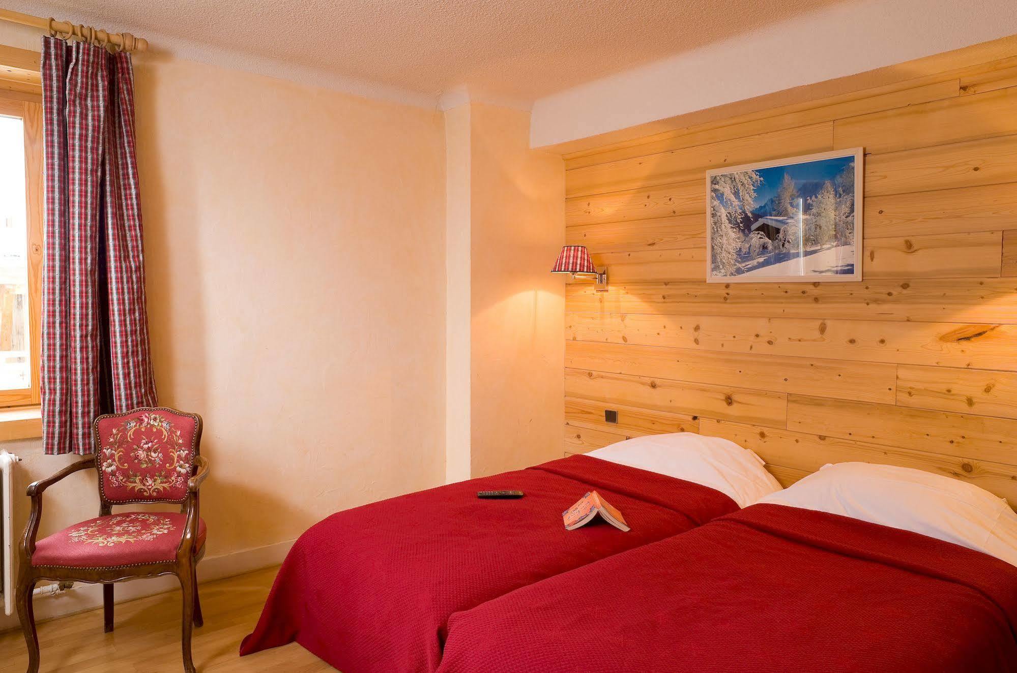 Madame Vacances Hotel Le Christina Alpe d'Huez Exteriör bild